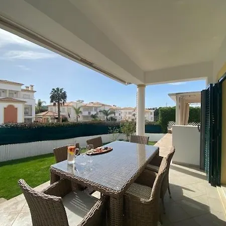 Harvey Willa Albufeira
